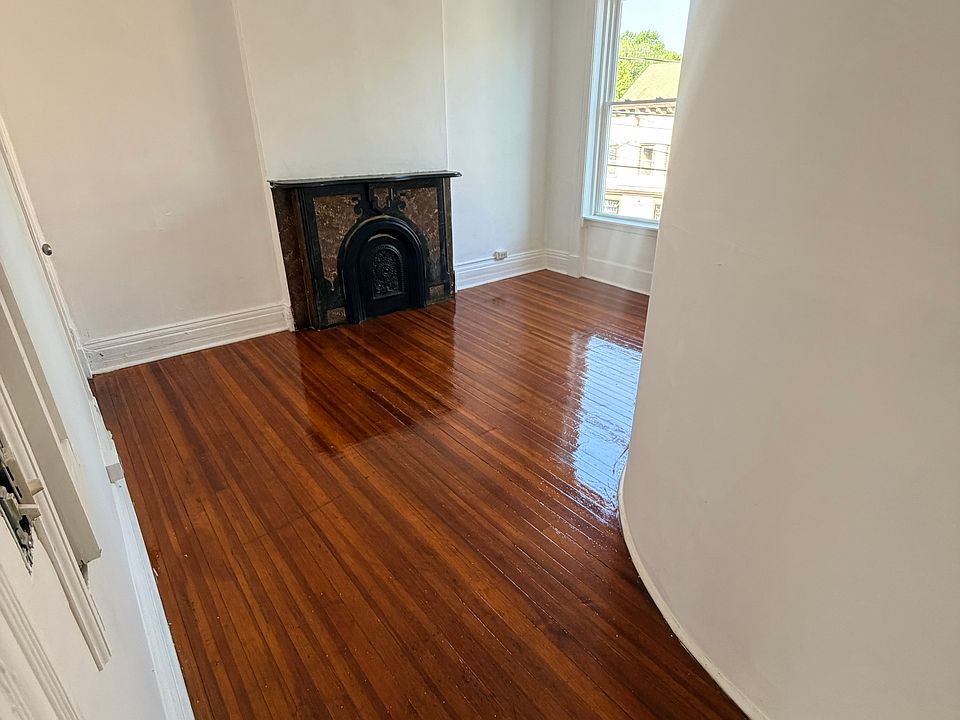 1st image of 42 Ontario St #2