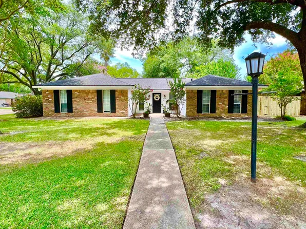 6790 Greenwood Dr, Beaumont, TX 77706