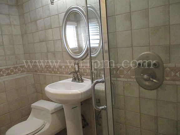 3rd image of 23 Ida Ln