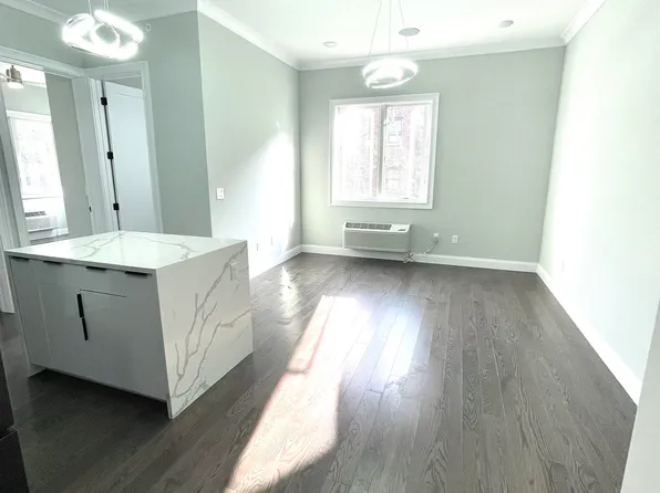 31 Court House Place image 1 of 10