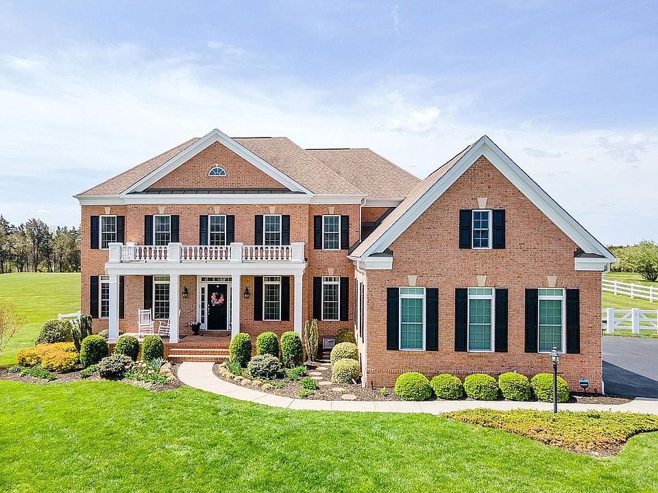 1st image of 10871 Meadow Walk Ln