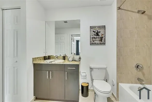 2 bed, 900 sqft, $2,200 — Photo 2