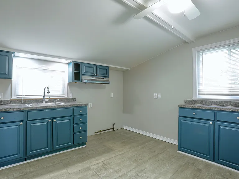 22395 Columbus Ave — Photo 7