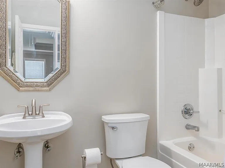 1261 Westfield Ln — Photo 12