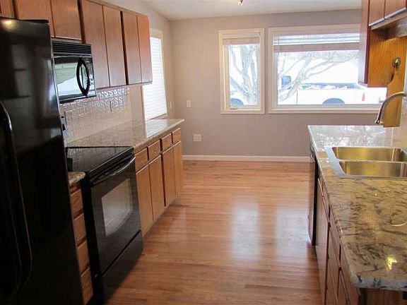 4th image of 3325 E 18th Ave