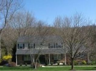 2 Buttonwood Cir, Lafayette Hill, PA 19444