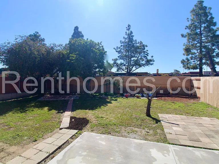 8957 Bogata Cir — Photo 14