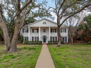 813 Hillcrest St, Fort Worth, TX 76107