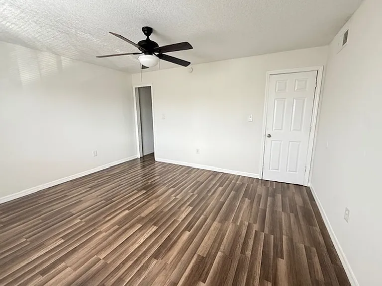 1948 Conway Rd #6 — Photo 6