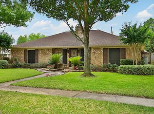 6203 Leaf Arbor Dr, Houston, TX 77092