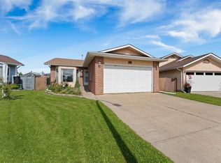 16724 88th St NW, Edmonton, AB T5Z2X3