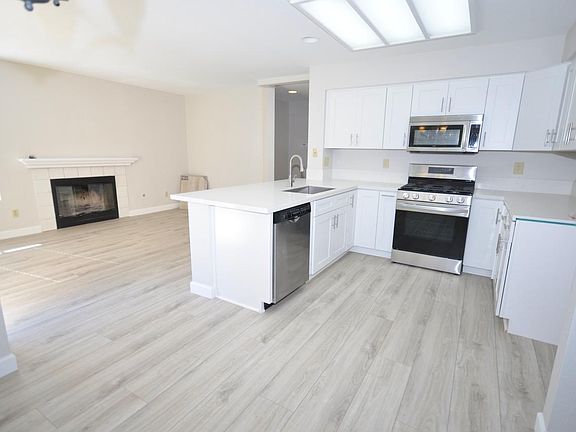 3rd image of 43036 Camino Casillas