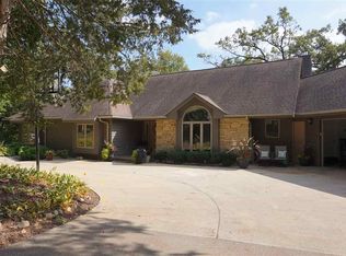 1155 Richards Rd, Dubuque, IA 52003