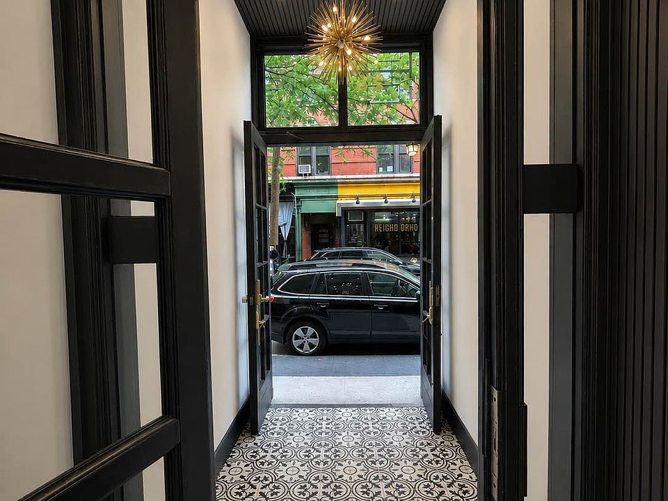 1st image of 28 Bedford St #1