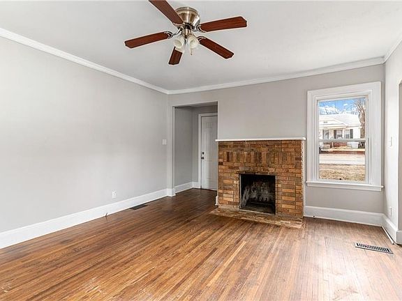 2nd image of 2501 S Greenwood Ave