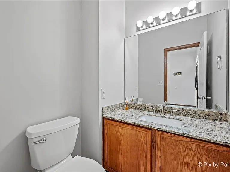 1462 Division Ct — Photo 14