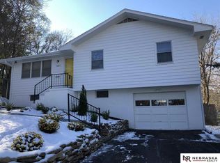 5602 N 49th St, Omaha, NE 68104