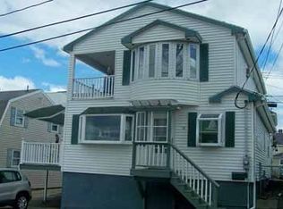 16 McKay Ave, Hampton, NH 03842