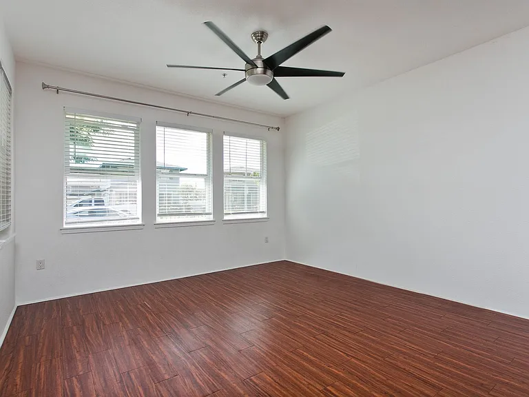 550 Kamaaha Ave #702 — Photo 3