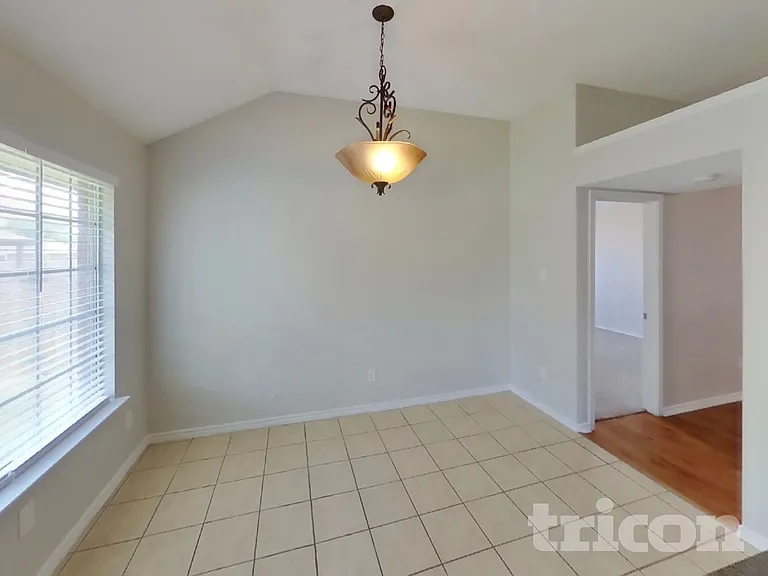 8021 Ashridge Rd — Photo 5