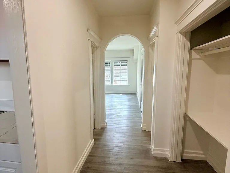 2805-2813A S Vermont Ave — Photo 14