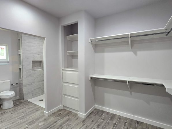 laredo-texas-447524060 picture