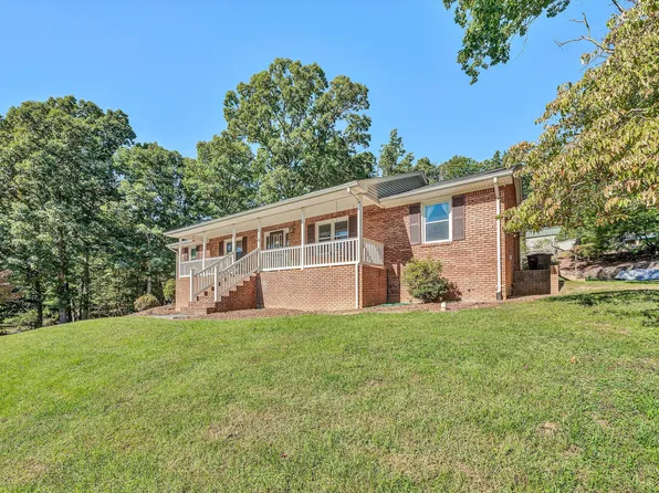 5009 Cherokee Hills Dr, Salem, VA 24153