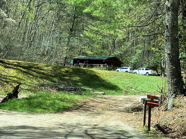 65 Jones Dr, Morganton, GA 30560