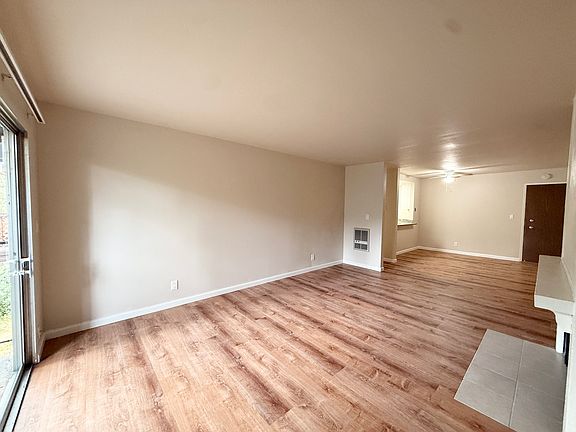5th image of 22120 Center St APT 605