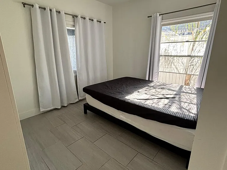 1101 W Vernon Ave #1 — Photo 1