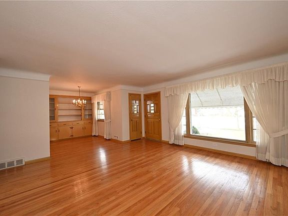 5th image of 3901 Circlewood Dr