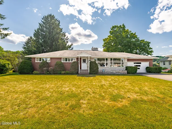 9 Kniskern Avenue, Mechanicville, NY 12118