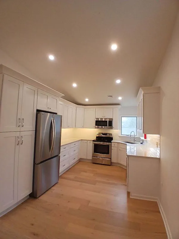 3 bed, 1330 sqft, $2,300 — Photo 1
