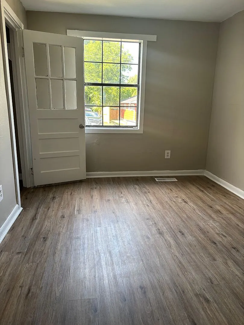 3 Bedroom Home in Chattanooga — Photo 2