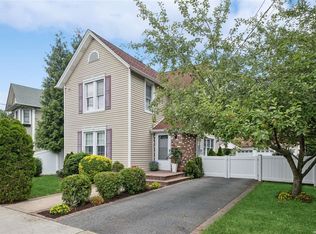 35 Madison Ave, Rockville Centre, NY 11570