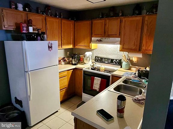 4th image of 124 E Pall Mall St