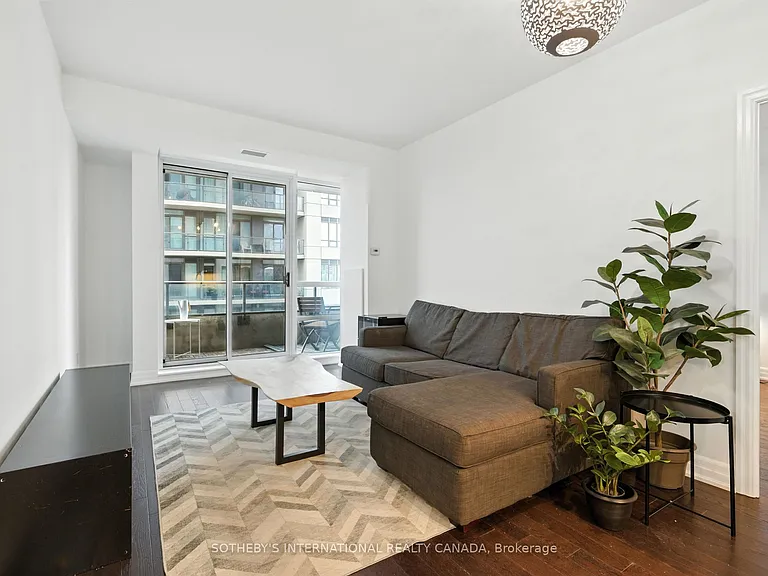 500 Saint Clair Ave W #502 — Photo 4