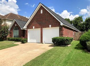 8902 Fairbloom Ln, Houston, TX 77040