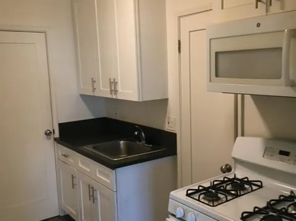 135 N Sweetzer Ave APT 3, Los Angeles, CA 90048