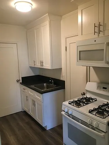 135 N Sweetzer Ave #3 Photo 1