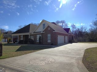 345 Rowland Cir, Byron, GA 31008