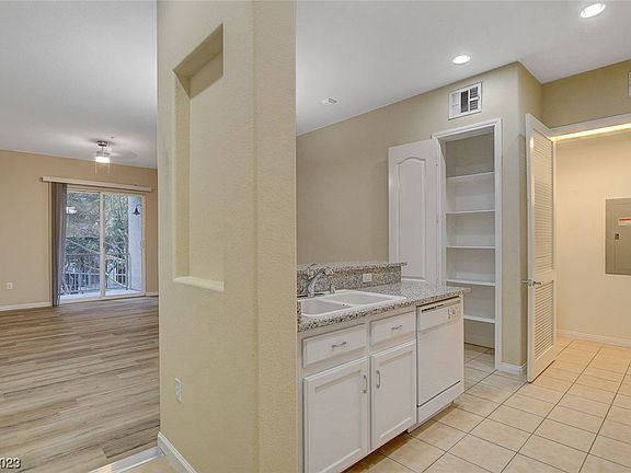 3rd image of 26 E Serene Ave Unit 201