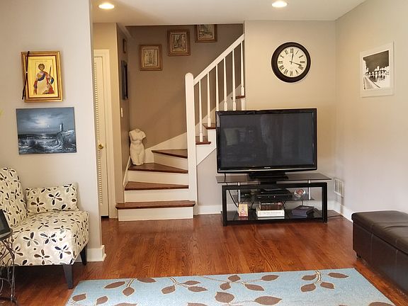 5th image of 4540 W Pratt Ave
