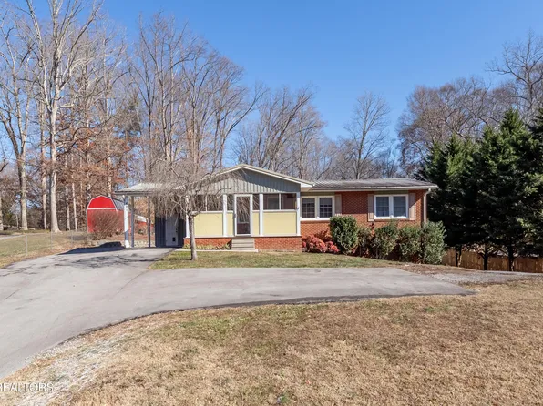 421 Maple Ave, Oliver Springs, TN 37840