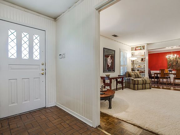 5th image of 7611 Woodstone Ln