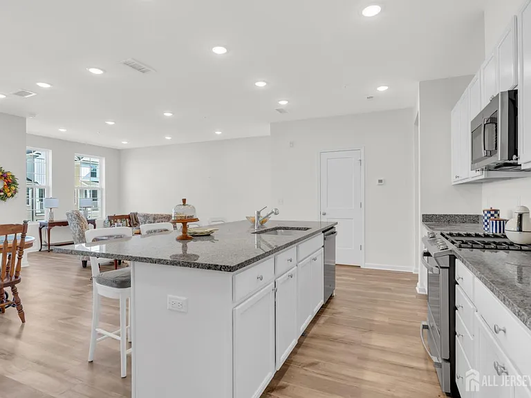 731 Station Rd — Photo 6