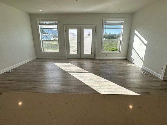 3rd image of 30665 Santa Fe St