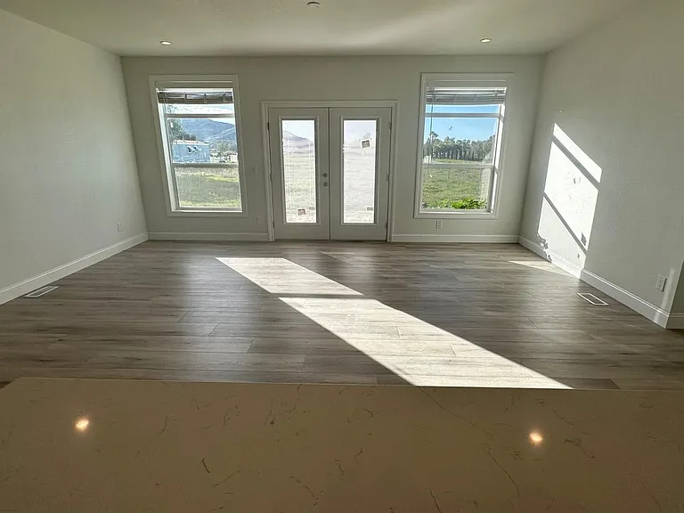 30665 Santa Fe St — Photo 22