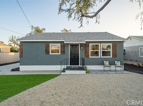 4th image of 4051 E Grand Ave