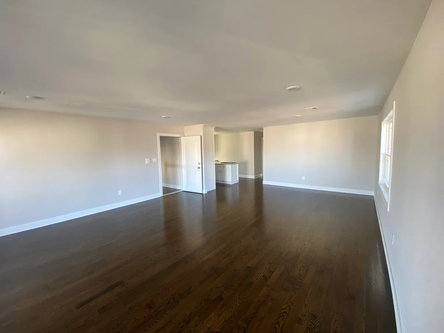 3 bed, 1500 sqft, $799 — Photo 4